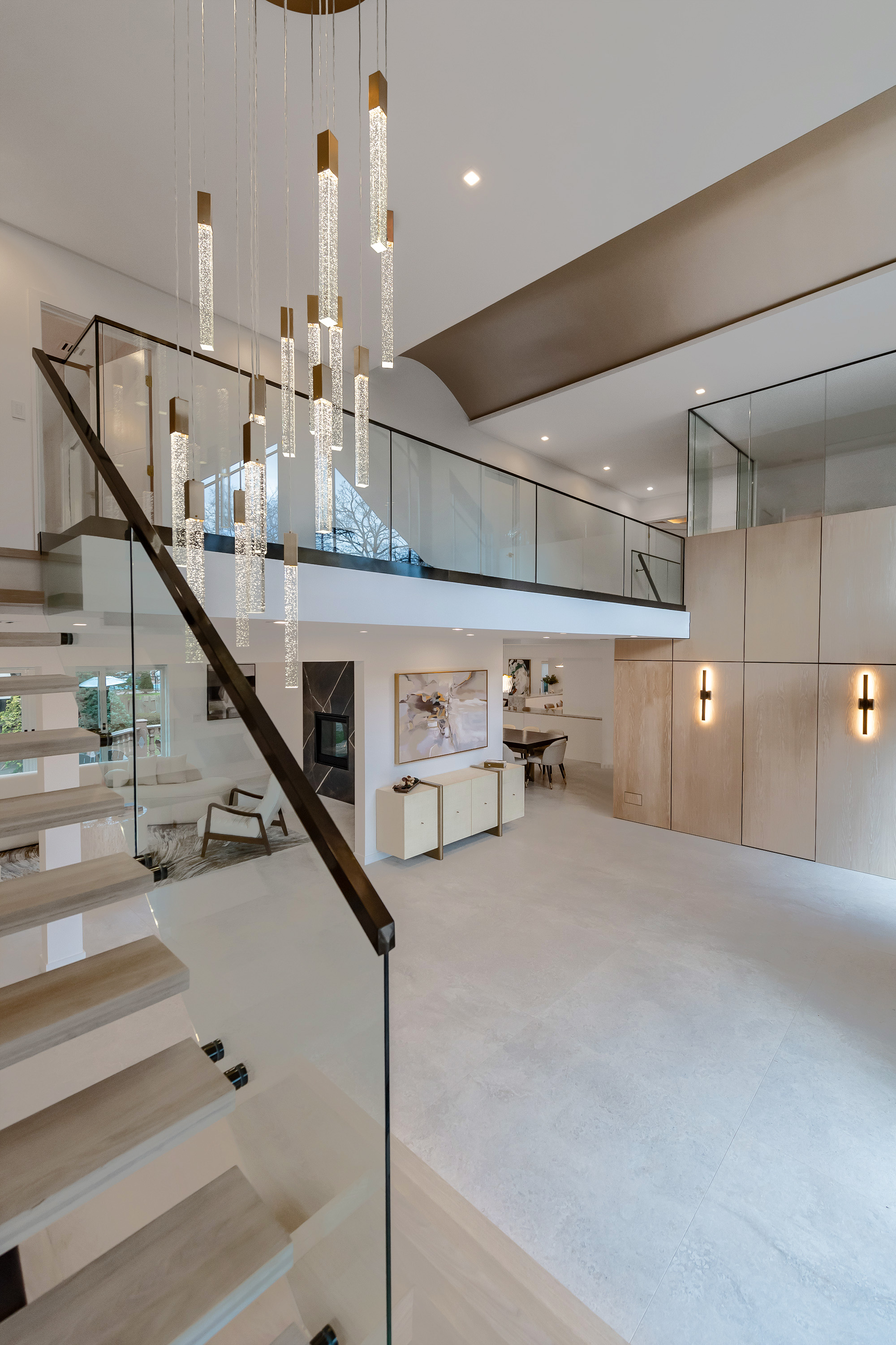 Everit Residence staircase and cantilevered slab