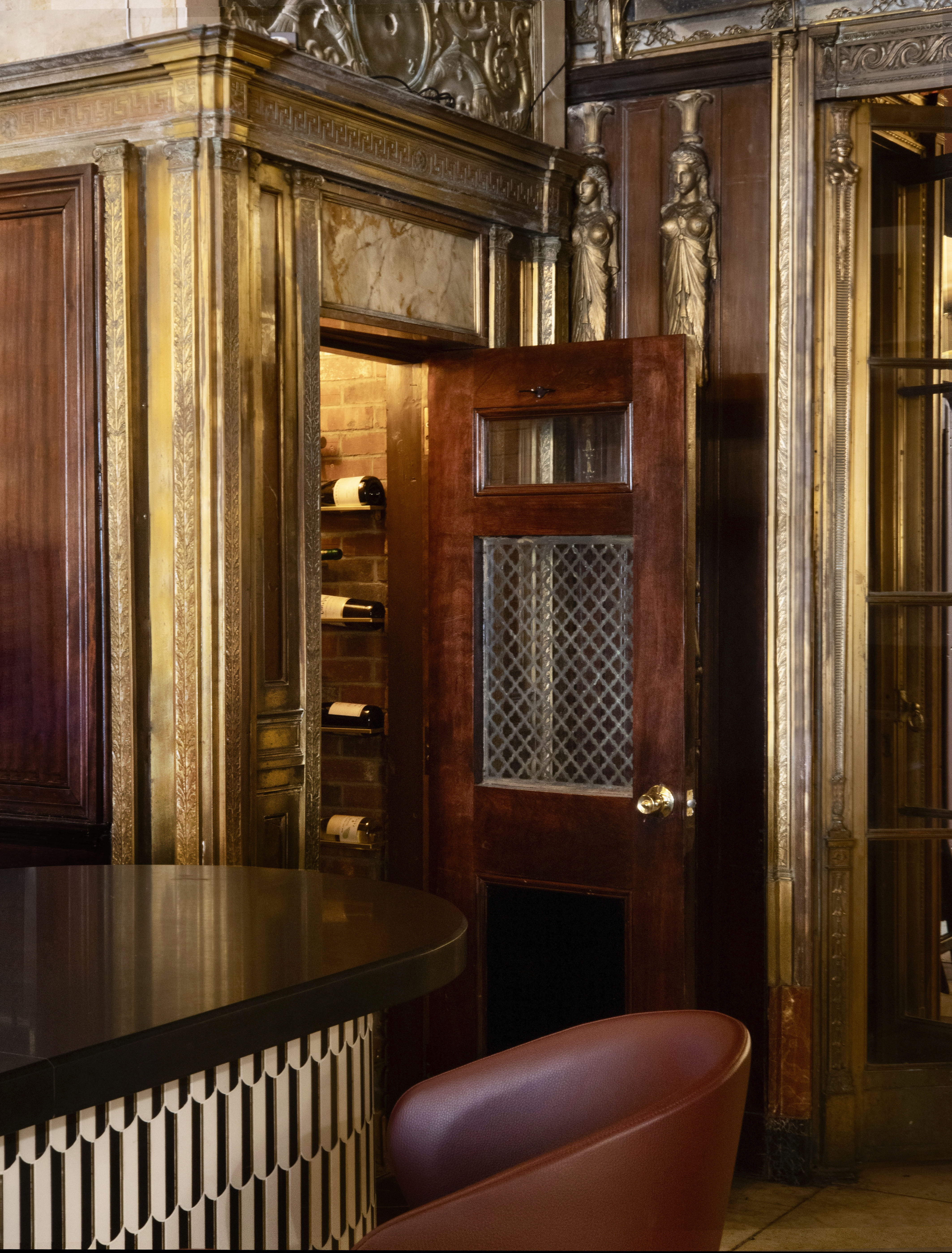 Anixi bar