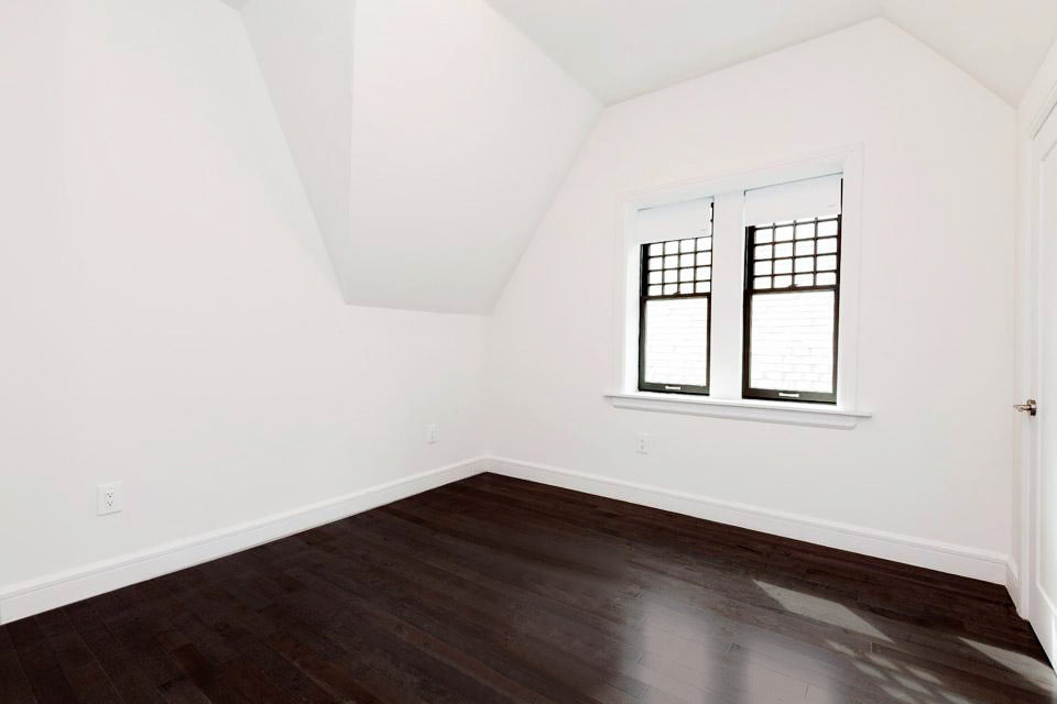 New York Ave room